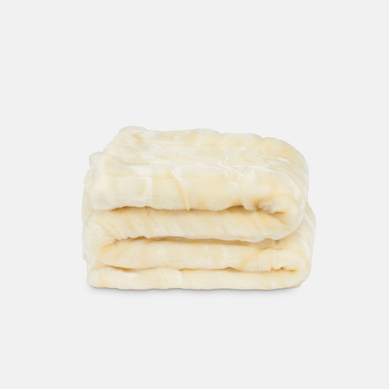 folded-milk-faux-fur-mink-throw-blanket-minimink
